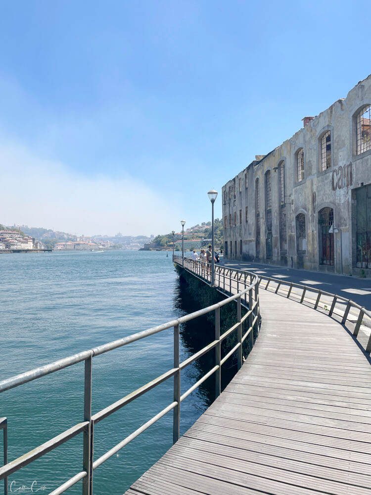 Boardwalk in Vila Nova de Gaia, Porto, Portugal by Cattie Coyle Photography. © 2024, all rights reserved.